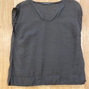 Cut Loose Slate Gray Crinkle Top size S